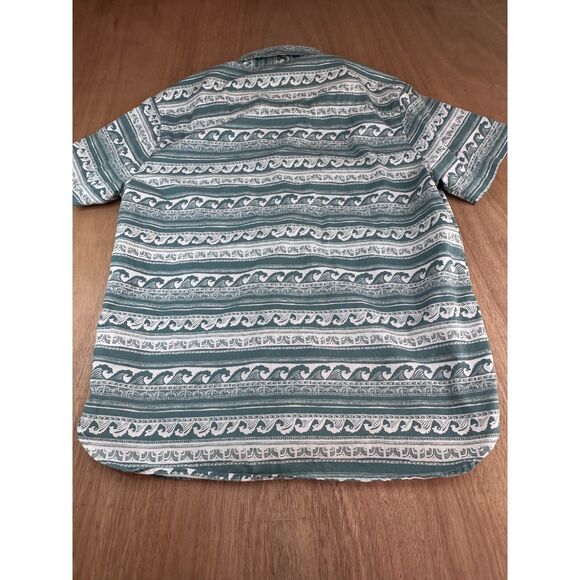 Forever 21 Men’s Button Up Shirt L Green White Wave Print Casual - Picture 2 of 7
